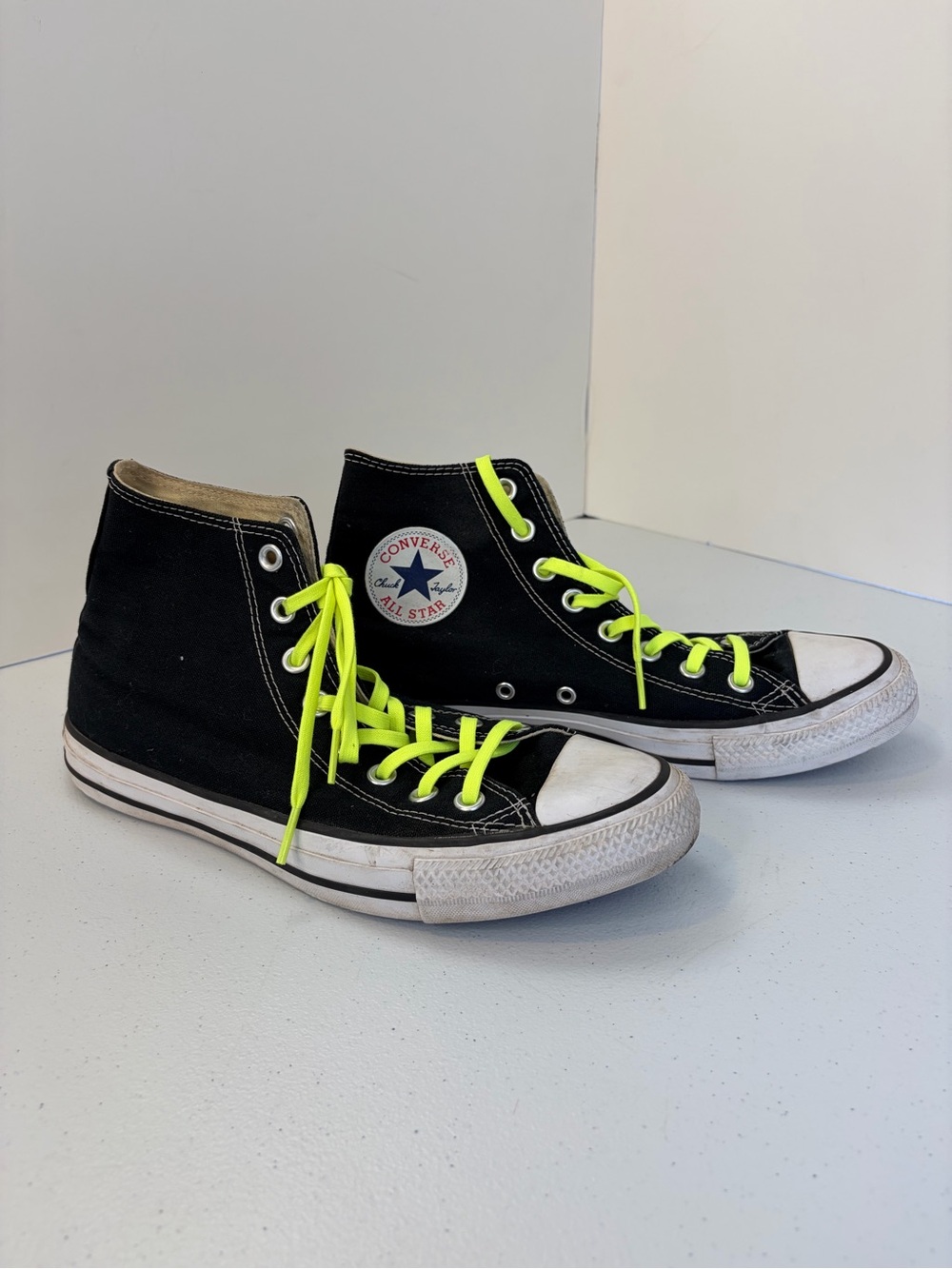Converse Chuck Taylor High Top Black Sneakers Shoes Neon mens 7.5 womens 9.5